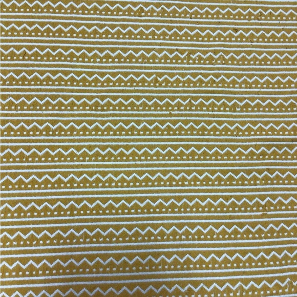 Urban86 Geometric Pattern Throw - Gold and Cream - Picture 11 of 11